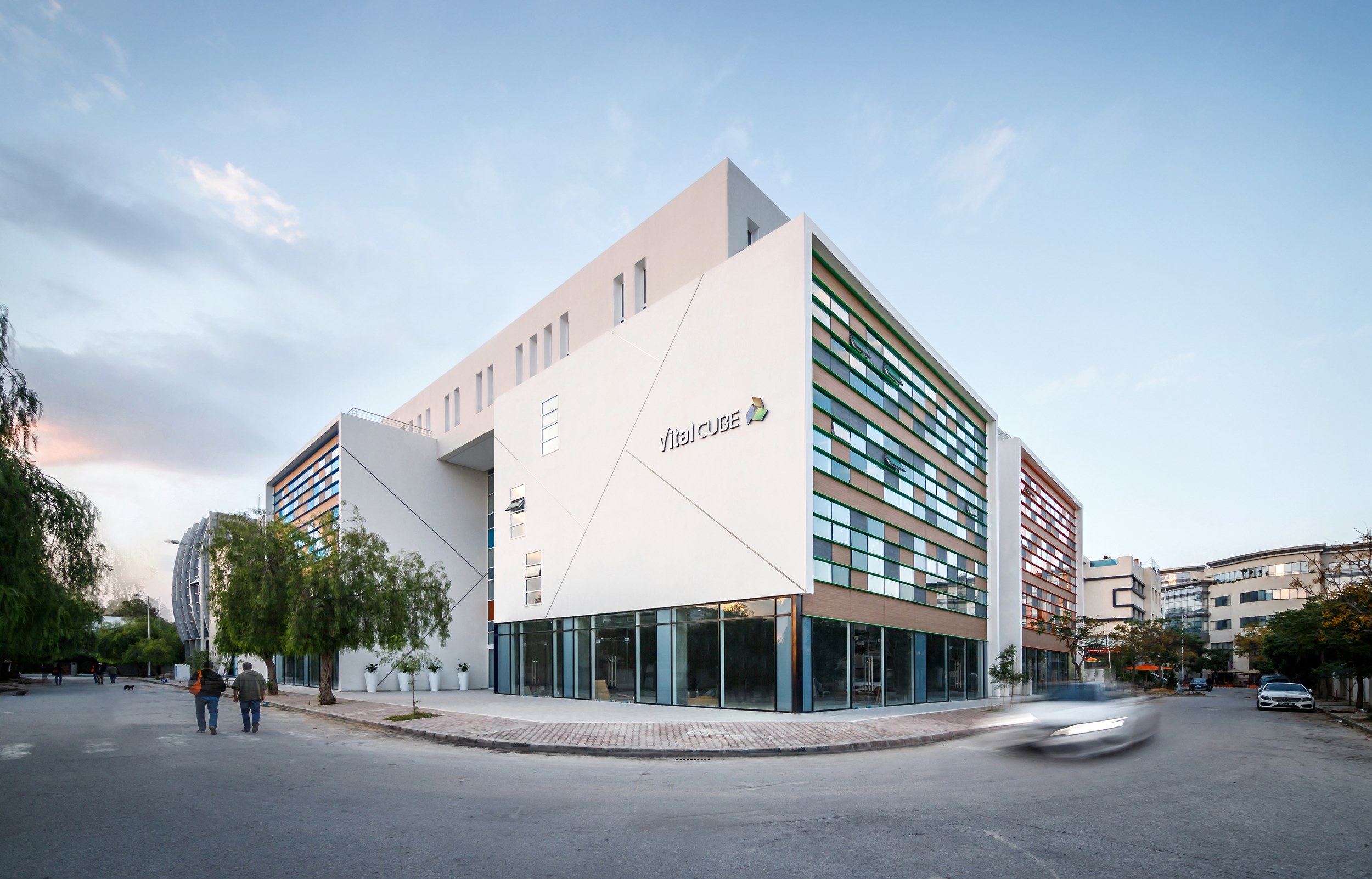 VITALCUBE — façades modulaires colorées